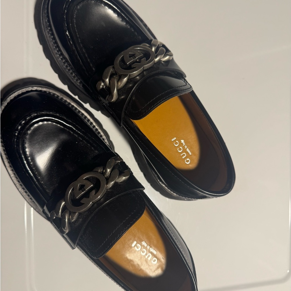 Gucci Black Patent Leather Loafers with Silver Chain